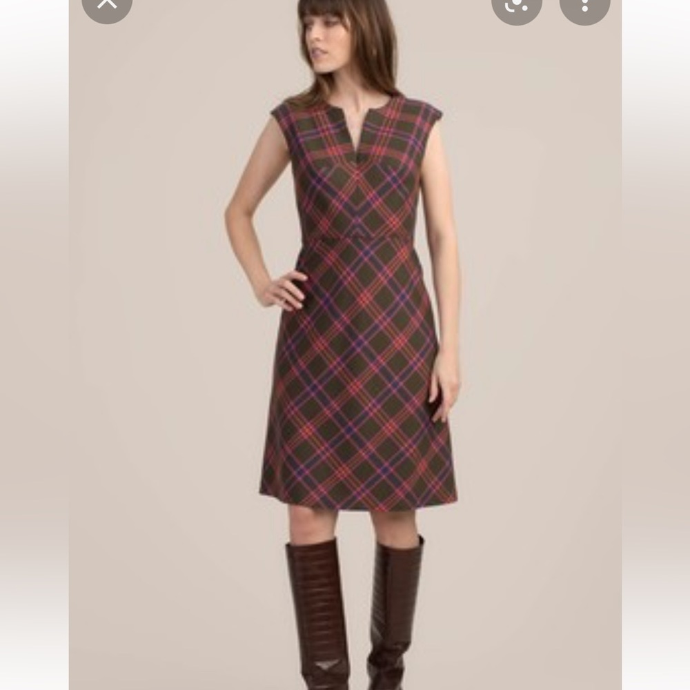 Trina Turk NWT size 6 Plaid sleeveless delightful dress